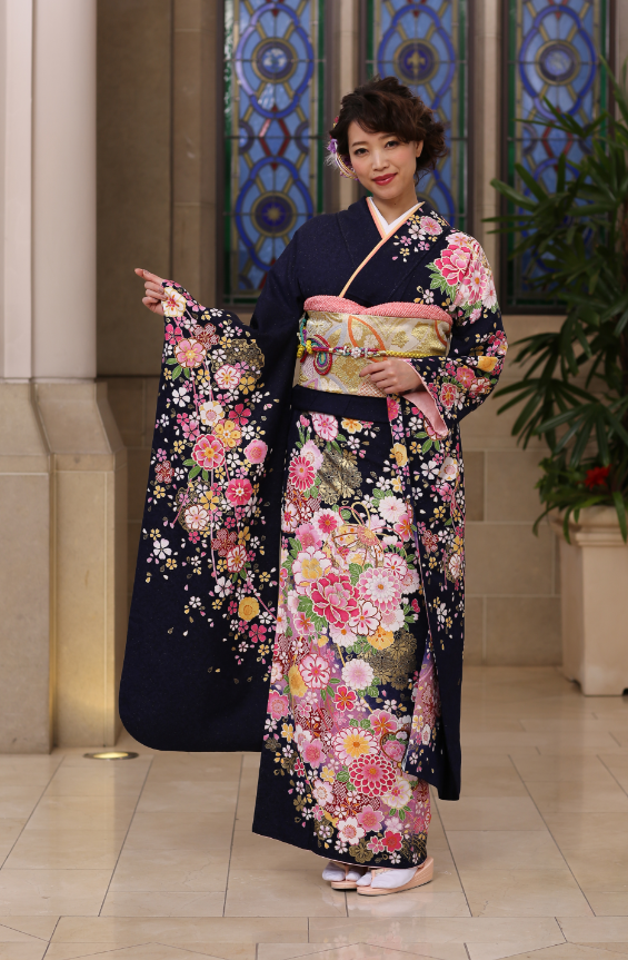 振袖のヨシヅヤ 可児店呉服売場 新作振袖レンタル大集合 Furisode Land